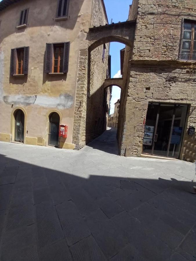 Numero 10 Volterra Luaran gambar